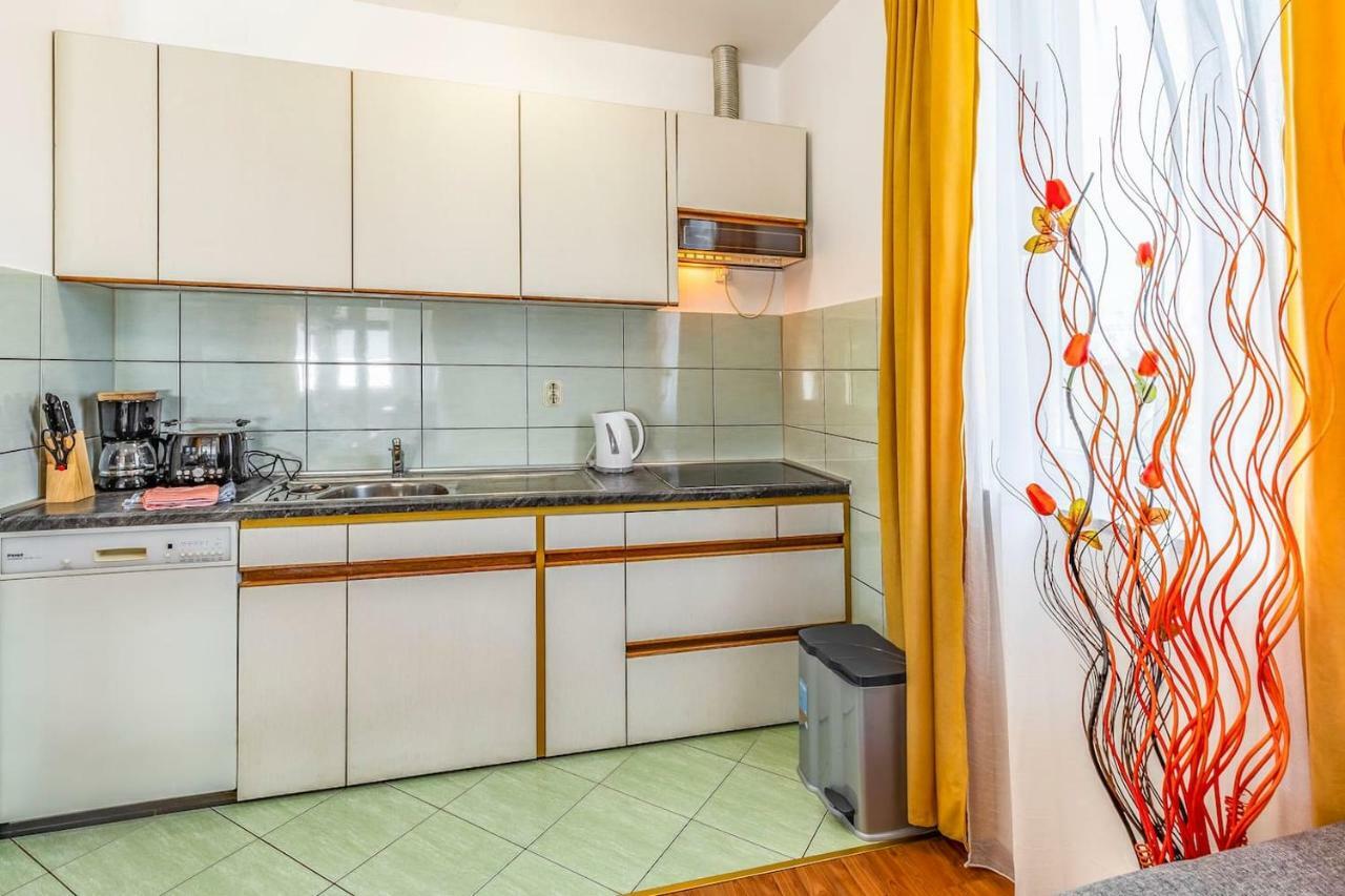 All Seasons Apartment Pula Extérieur photo