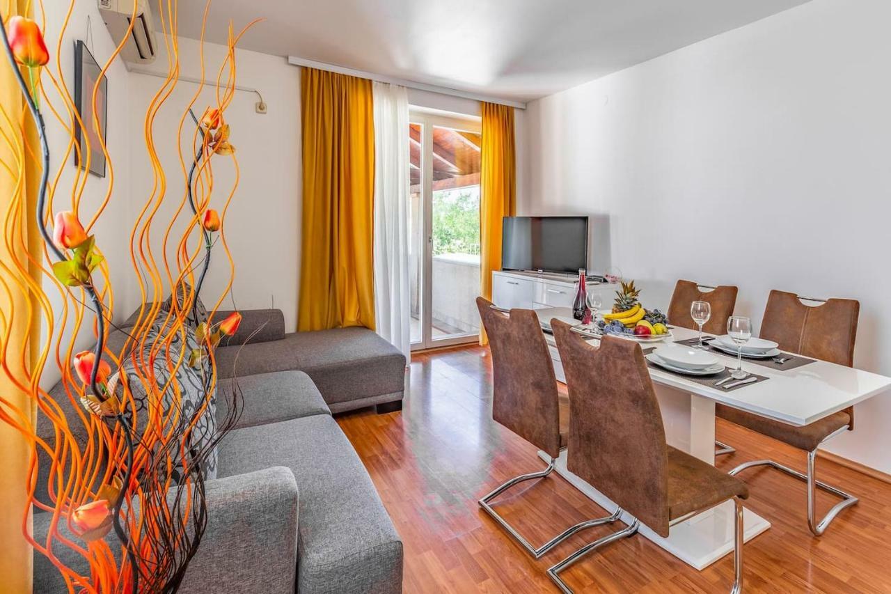 All Seasons Apartment Pula Extérieur photo